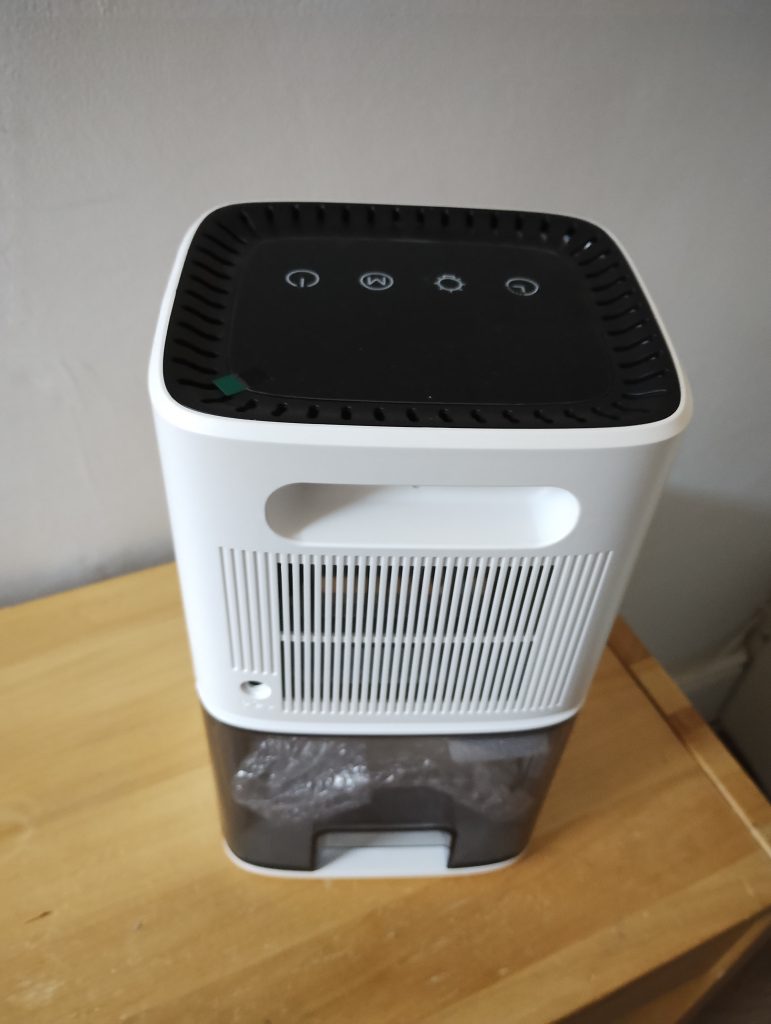 Levioc's 1.8L Dehumidifier in White